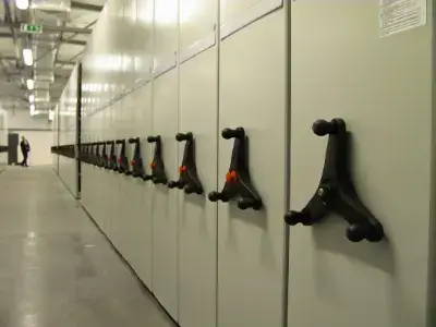 Pojízdné archivační regály vhodné do úřadů, archivů a škol