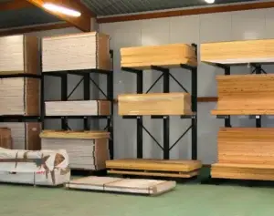 Konzolové regály na míru pro skladování desek, tyčí a trubek