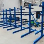 Lakované konzolové regály na míru do skladu, výroby i dílny