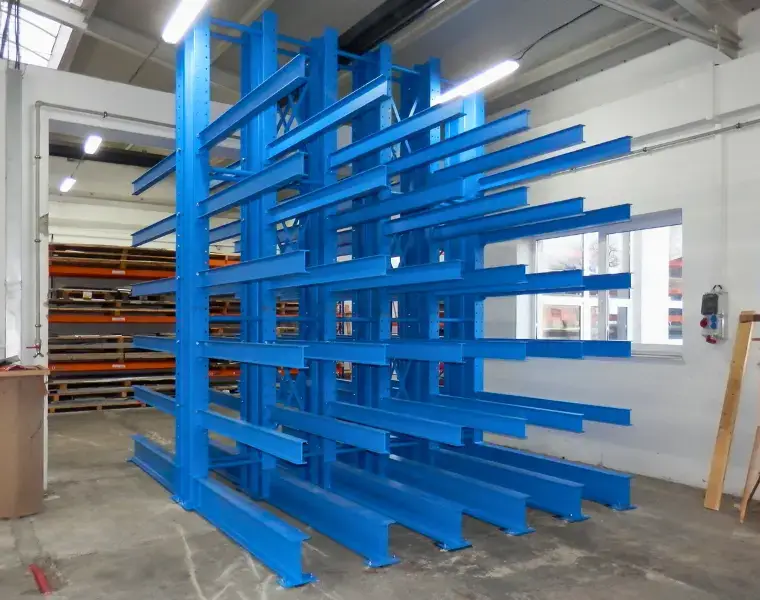 Konzolové regály na míru do skladu, dílny nebo výrobní haly