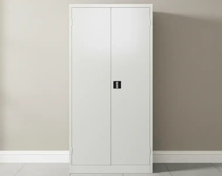 Univerzální kovové uzamykatelné skříně Univerzální kovové uzamykatelné skříně