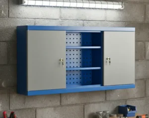Dílenská kovová skříňka závěsná na nářadí
