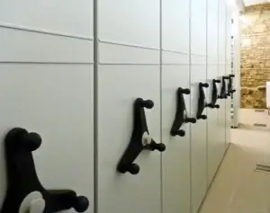 Posuvné regály na míru do archivu, skladu nebo knihovny