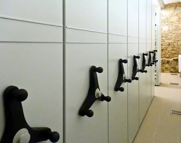 Posuvné regály na míru do archivu, skladu nebo knihovny